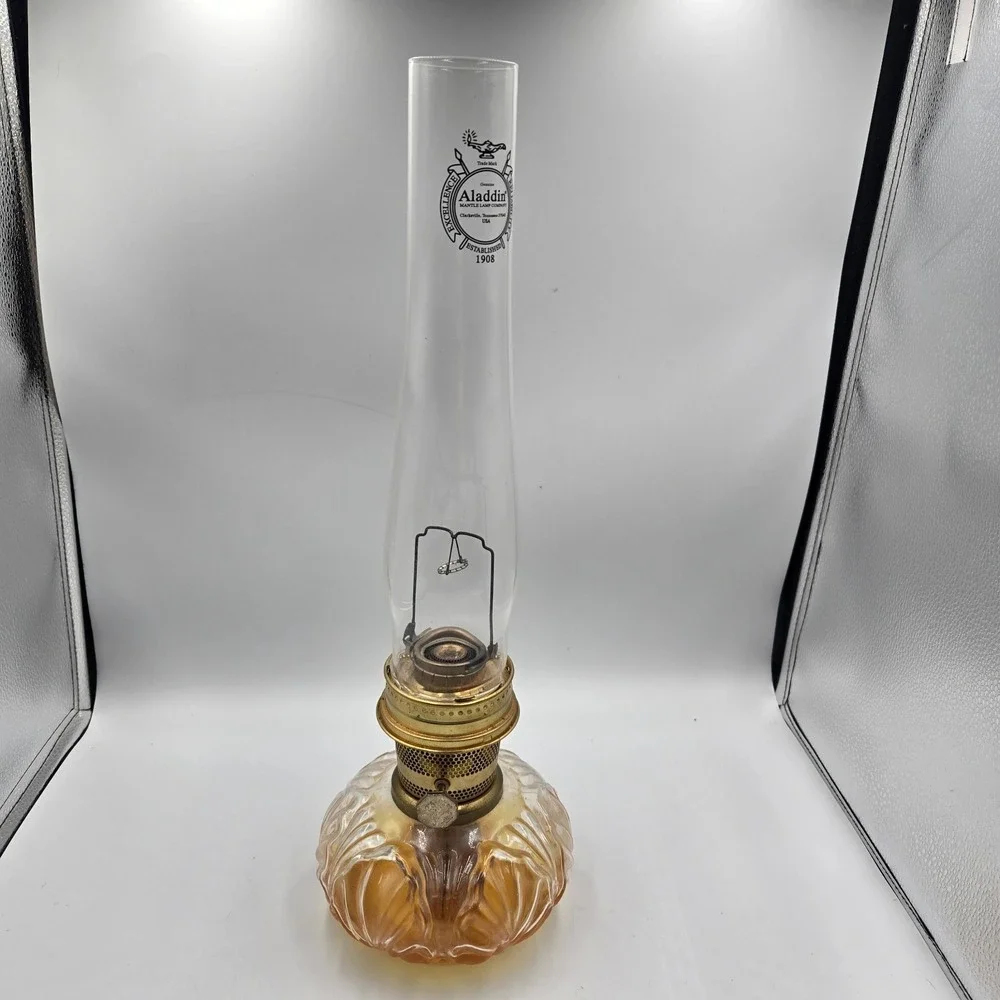 Vtg Aladdin Genie II Oil Lamp Clear Glass‎ Font Shell Design Brass Collar